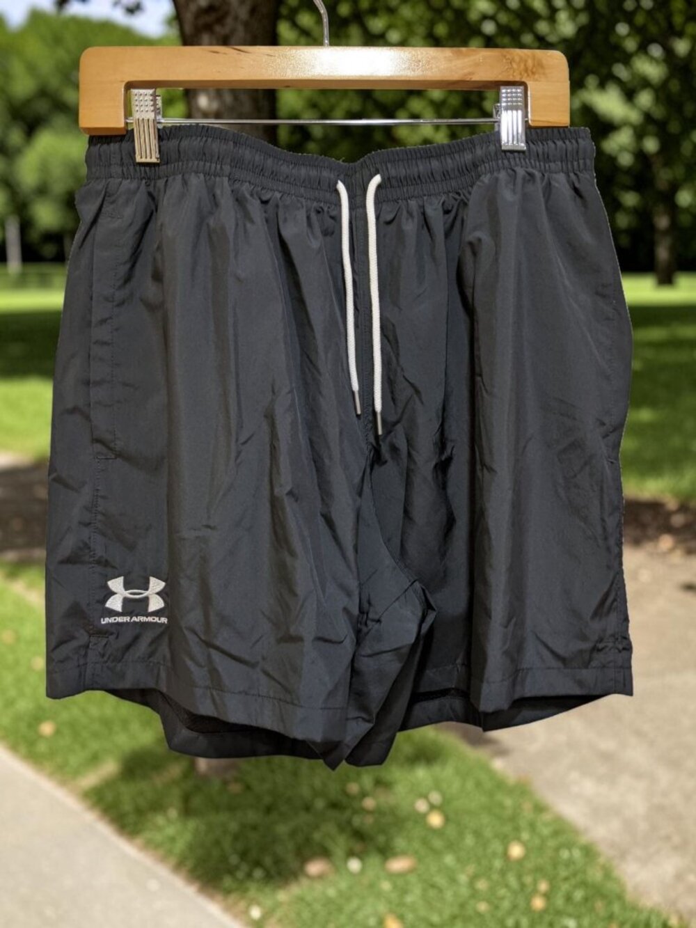 Men's Under Armour Woven Volley Shorts Small - Black- NEW WITH TAGS!